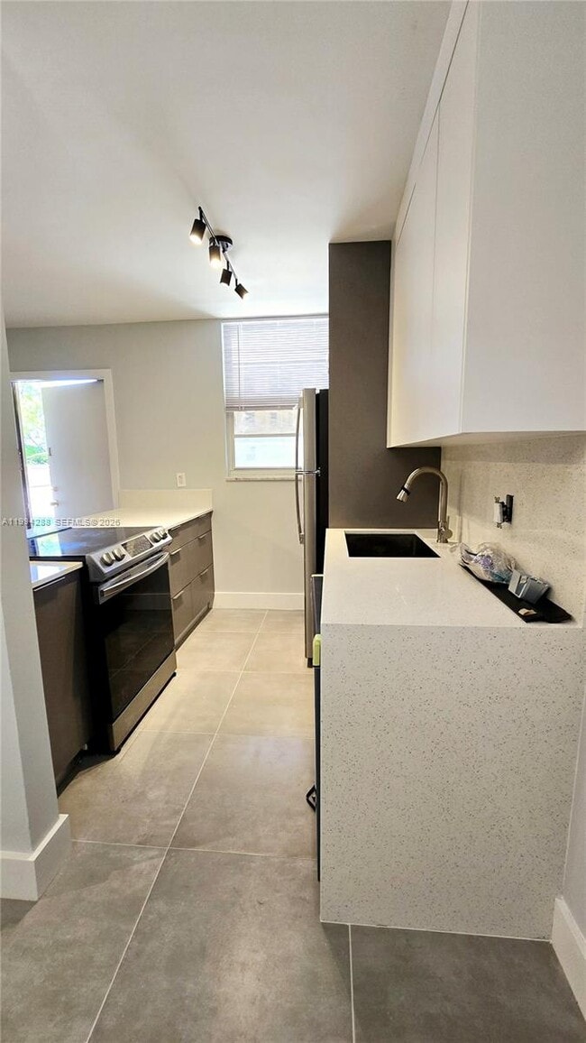 Building Photo - 1811 Jefferson St