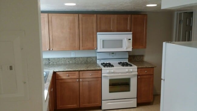 Building Photo - 817 Rio Chico Way