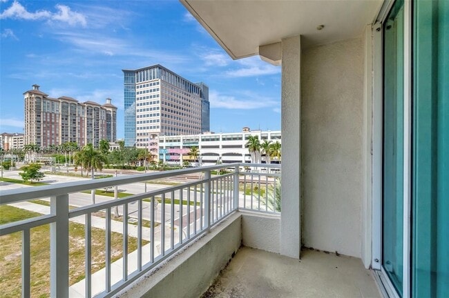Building Photo - 480 Hibiscus St