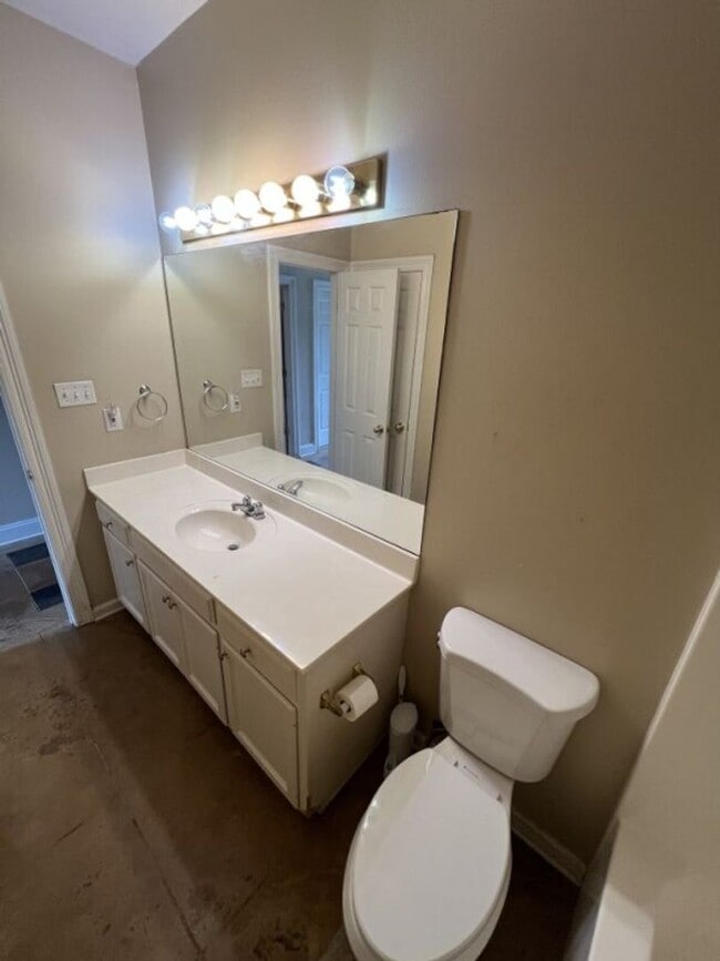 Building Photo - Beautiful 3BR Home in Sought-After Beau Pré off River Rd – Open Floor Plan & Fenced Yard!