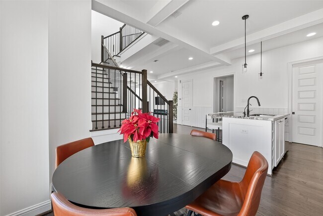 Building Photo - 1303 Upland Retreat Dr