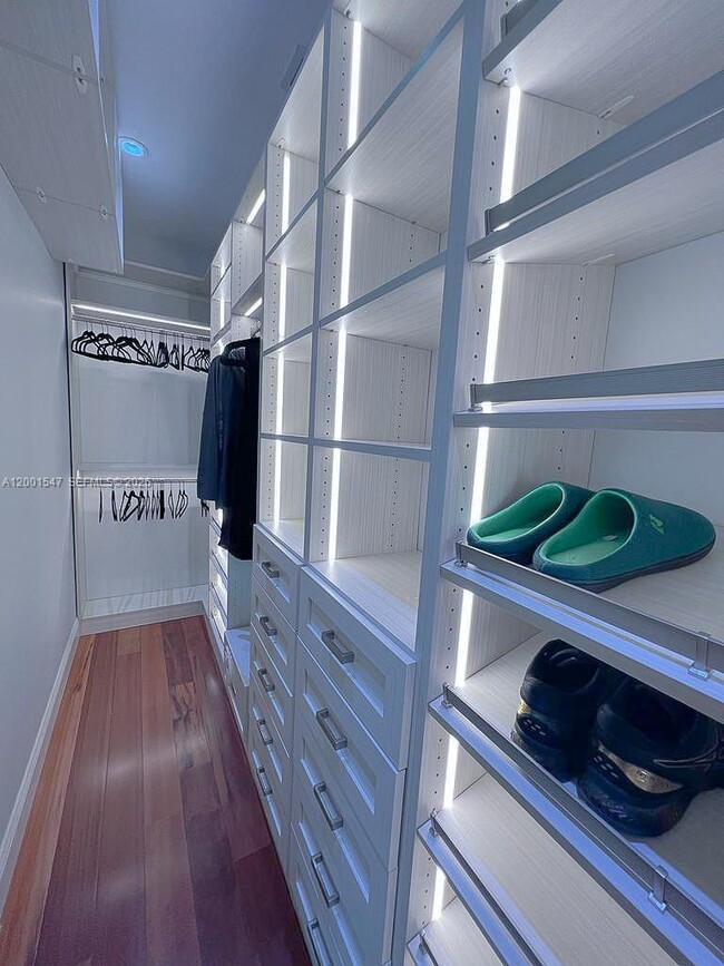 Building Photo - 13300 Biscayne Bay Terrace