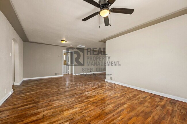 Building Photo - 909 W Evans Ave