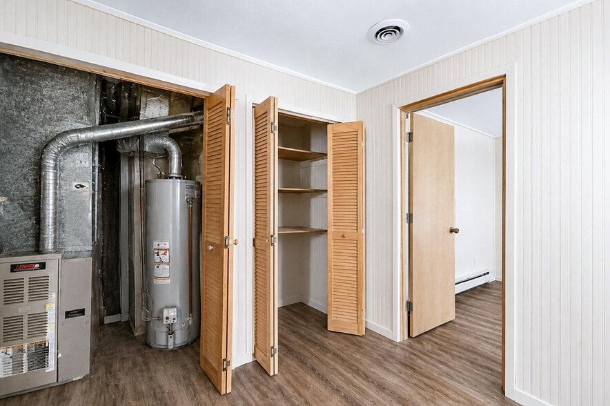 Building Photo - Spacious Shawnee Home Near Mill Creek Streamway Park