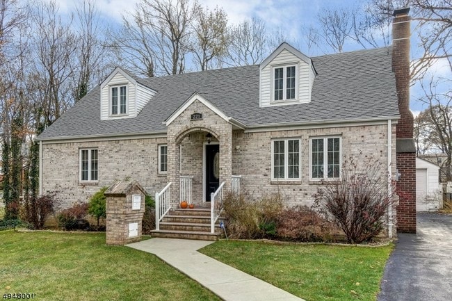 Building Photo - 221 Hillside Ave