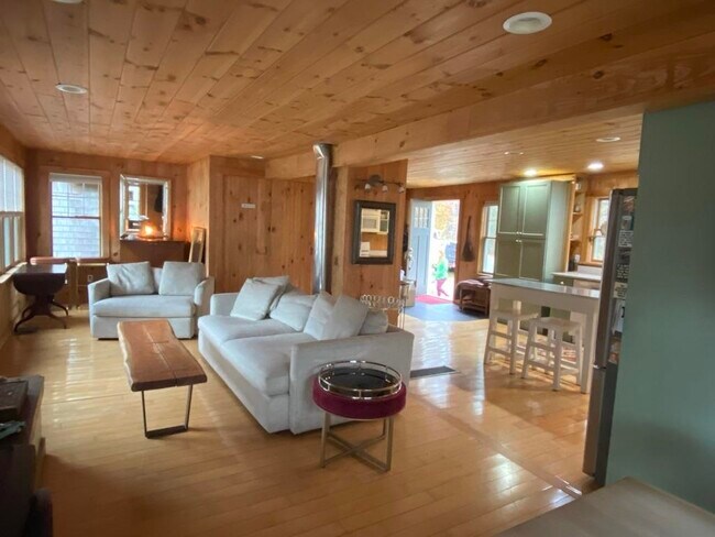 Building Photo - 64 Chauncey Creek Rd