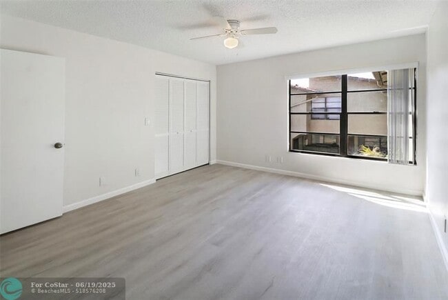 Building Photo - 2590 Coral Springs Dr