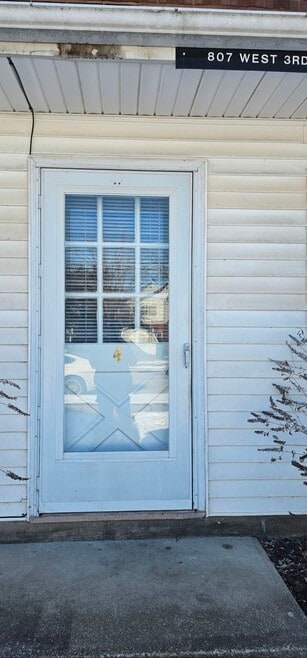 Building Photo - 807 W 3rd St