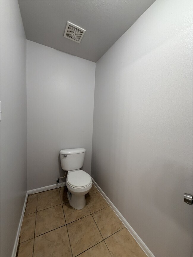 Building Photo - 6407 Waldron Dr