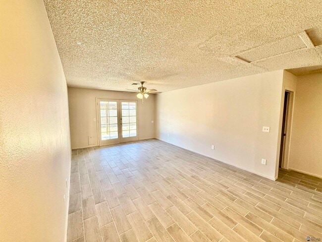 Building Photo - 1635 W Las Lomas St