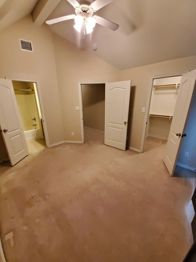 Building Photo - College Station - 2 Bed / 2.5 Bath / 2 sto...