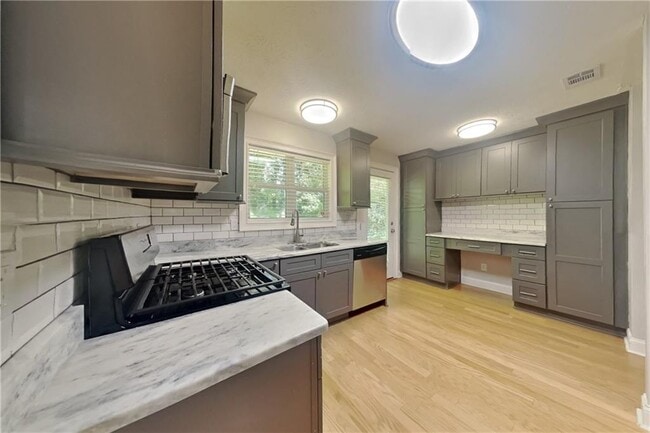 Building Photo - 4970 Turtle Rock Dr