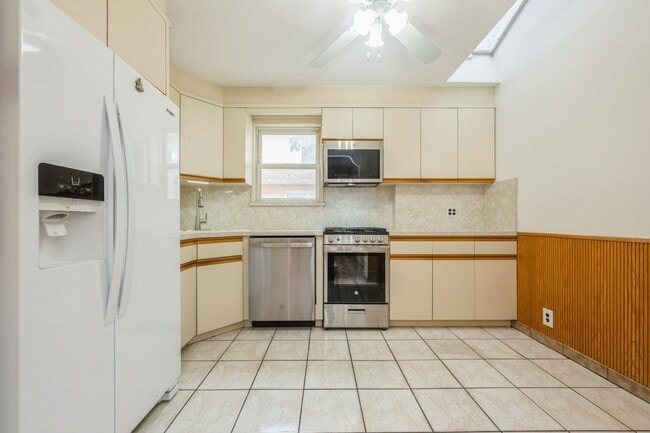 Building Photo - 57 N Tyson Ave