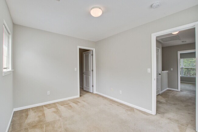 Building Photo - 198 Grand Oaks Dr