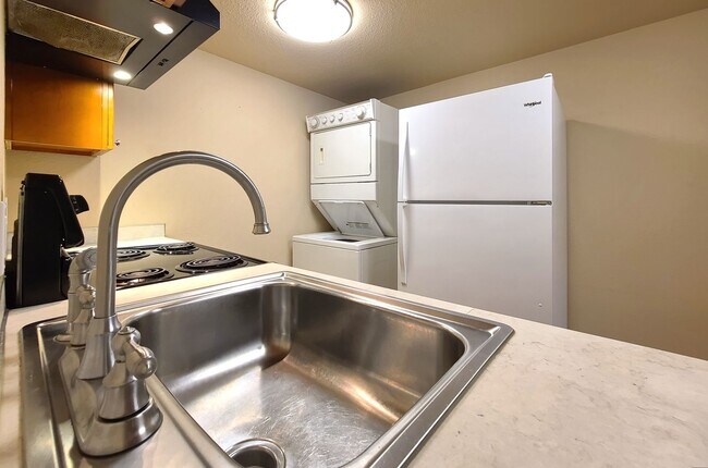Building Photo - Ground Floor 1 Bed/1 Bath Apartment close ...
