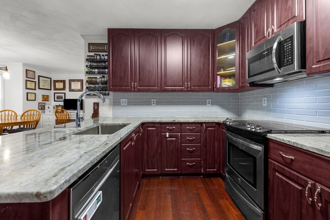 Building Photo - 951 Forest Lakes Cir