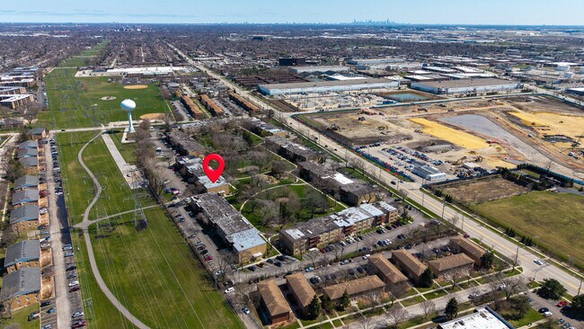 Building Photo - 750 W Dempster St