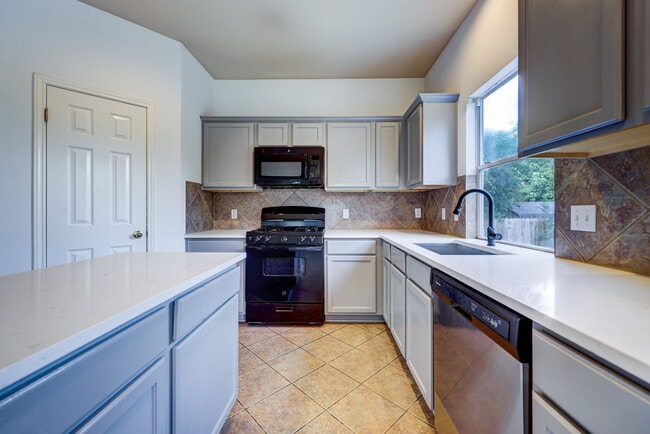 Building Photo - 804 Windsor Hill Dr