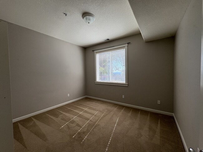 Building Photo - 10630 SW Kable St