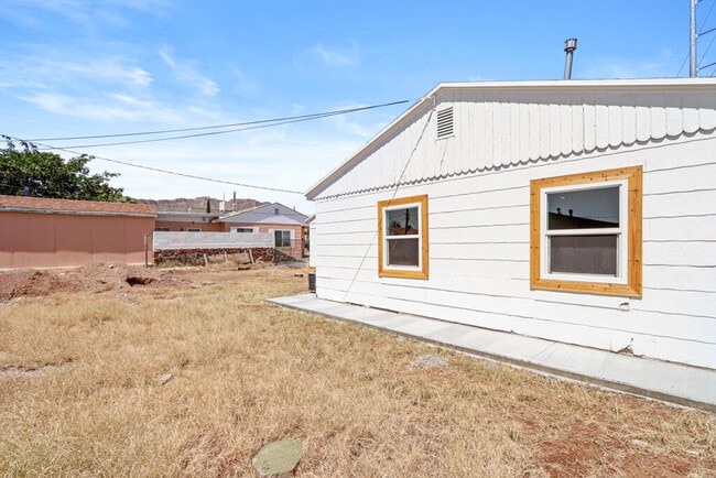 Building Photo - 4108 Payne Cir