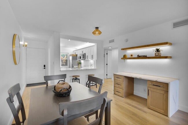 Building Photo - 12911 Briarlake Dr