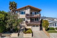 Building Photo - Top Floor Harbor View Condo 2 bed-2 bath