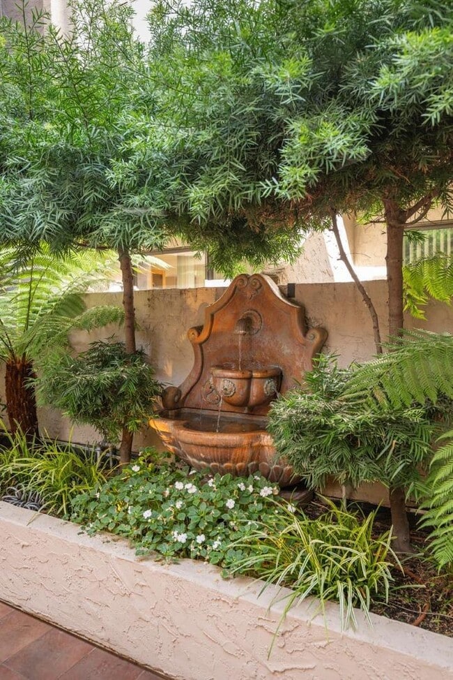 Building Photo - 217 8th Ave