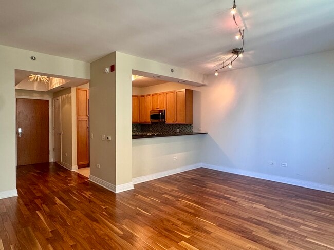 Building Photo - 600 N Lake Shore Dr