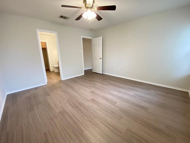 Building Photo - 258 Western Dr