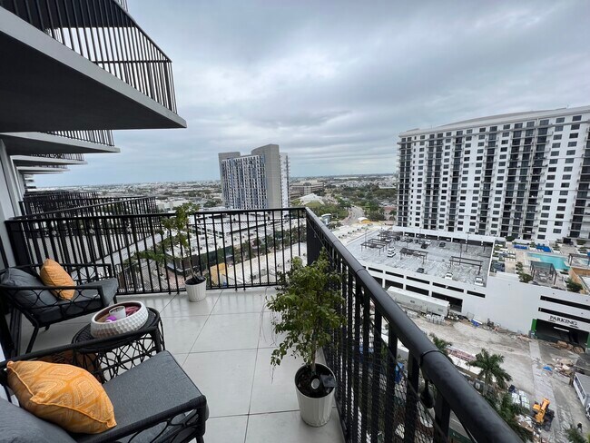 Building Photo - 5252 Paseo Blvd