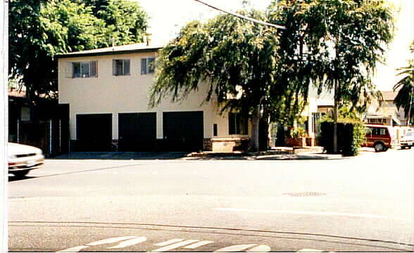 Building Photo - 412 Pine St