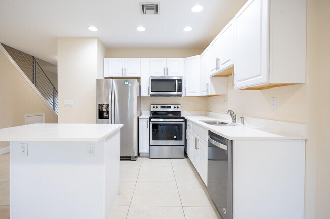 Building Photo - 12437 Westhampton Cir