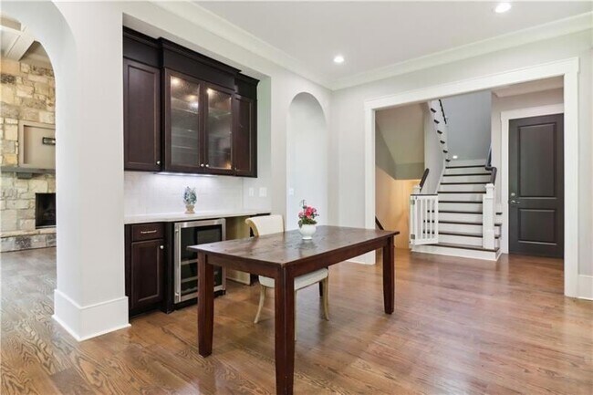 Building Photo - 211 Mount Vernon Hwy