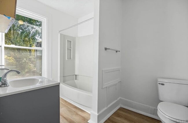 Building Photo - 620 Berryman Ave