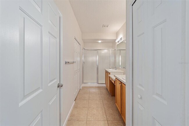 Building Photo - 4570 SW 52nd Cir