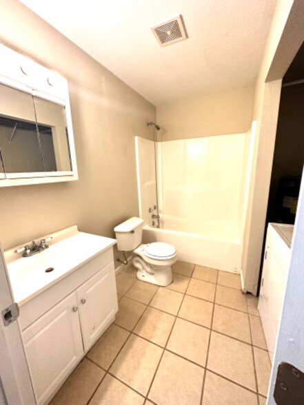 Building Photo - 2335 Main St