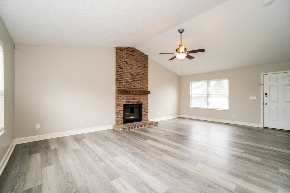 Building Photo - 5945 Whitehaven Dr