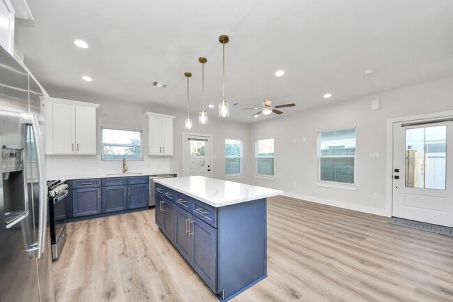 Building Photo - 4713 Talina Way