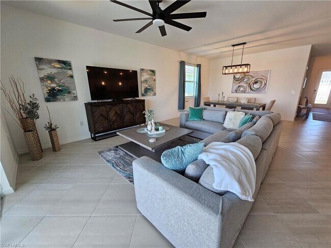 Building Photo - 2437 Orchard St