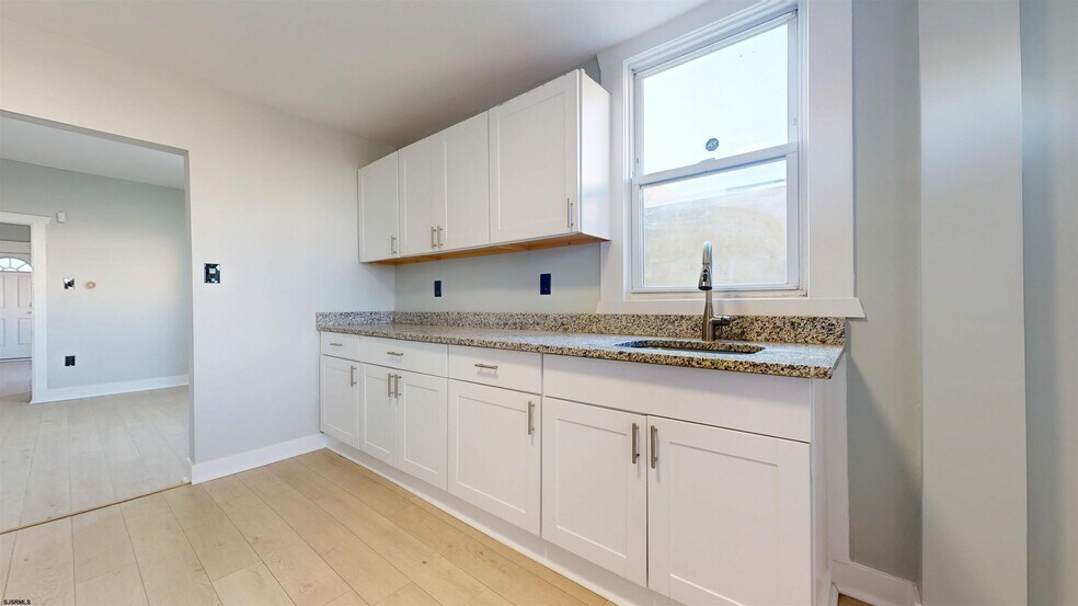 Building Photo - 203 S Metropolitan Ave