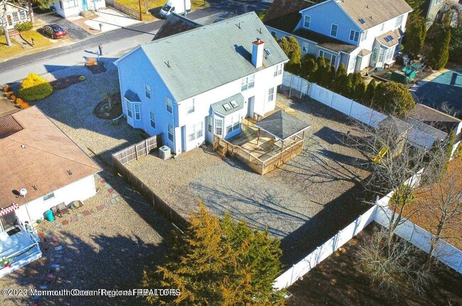 Building Photo - 505 Buhler Ave