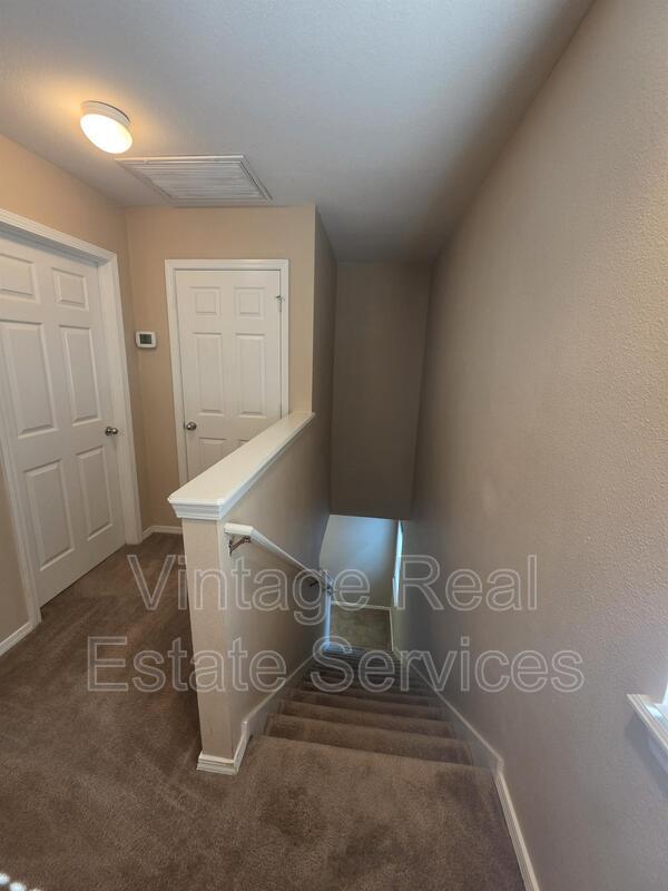 Building Photo - 9209 English Oaks Ln
