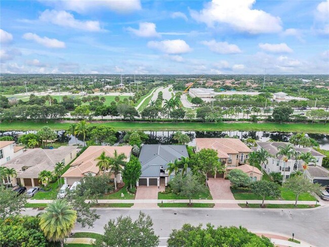 Building Photo - 10980 NW 78th Pl