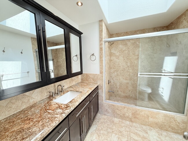 Building Photo - Spacious Carlsbad Townhouse: Spacious 2-Be...