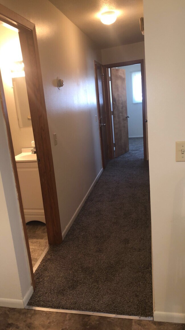 Building Photo - 1136 5th St