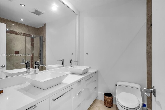 Building Photo - 251 Crandon Blvd