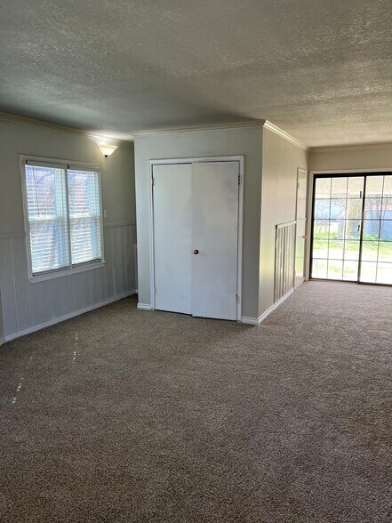 Building Photo - 7459 Mohawk Ave