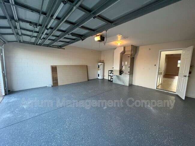 Building Photo - 3037 Bonkirk Dr