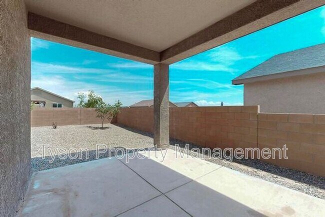 Building Photo - 3408 Oregon Trail Rd NE