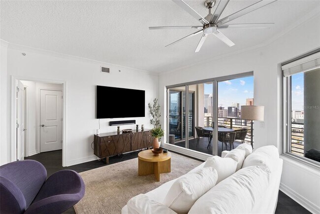 Building Photo - 1209 E Cumberland Ave